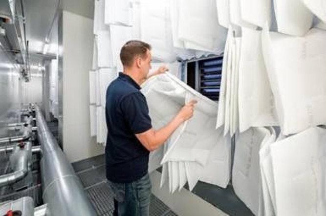 La refrigeración eficiente de STRATO evita las caídas de páginas web y tiendas online con elevadas temperaturas