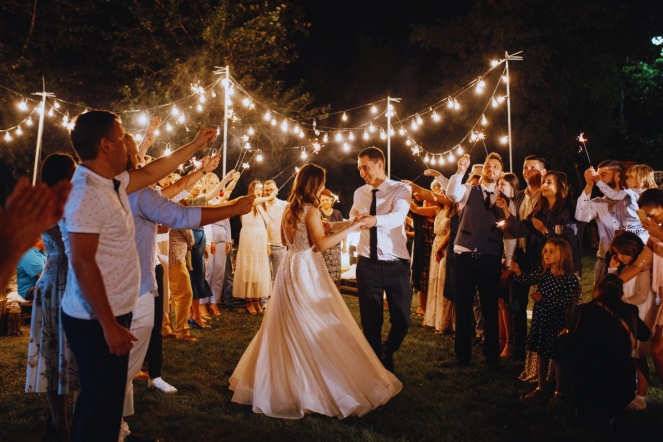 La evolución del baile en bodas y el impacto de la discomovil