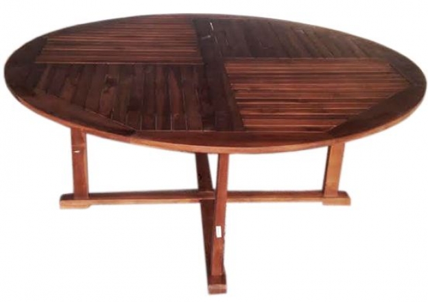 Mesa redonda en madera teka, muy robusta, en liquidación por fín de temporada