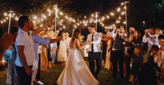 La evolución del baile en bodas y el impacto de la discomovil