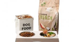 NeoNatural lanza su primer alimento para perros 100 % vegetal
