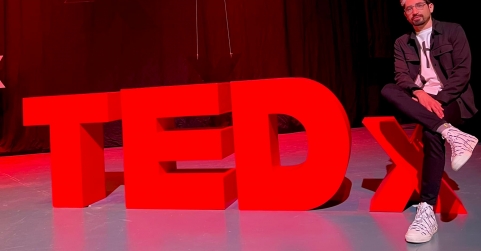 Roberto Becerra presentó “Héroes y Heroínas” como parte de proyecto TEDx